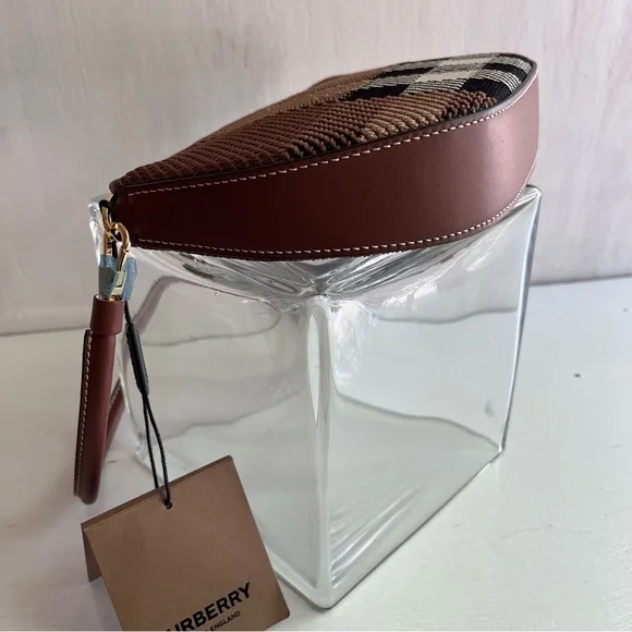 🔴SOLD🔴 BURBERRY Olympia Check Jacquard Pouch-Birch Brown - Picture 8 of 15